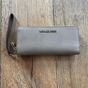 Micheal Kors Wallet